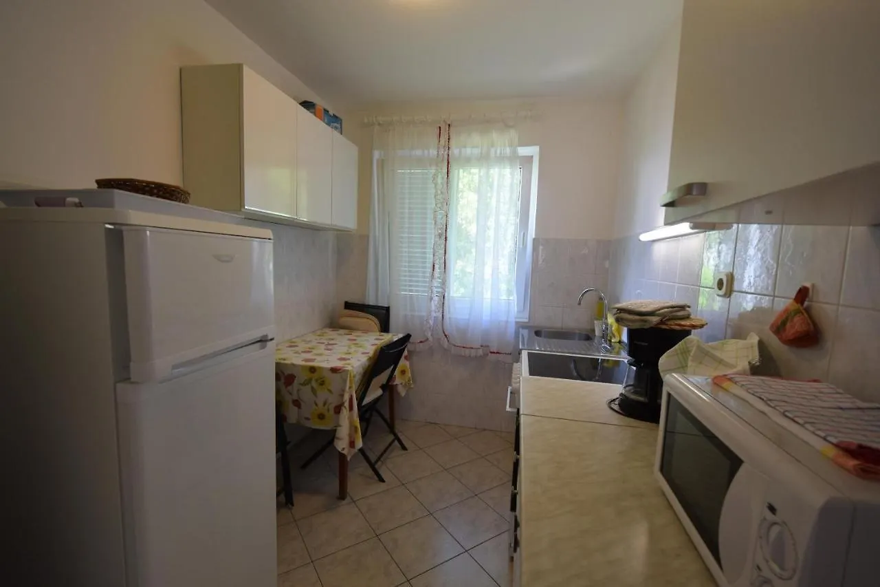 Apartment Ivana Njivice