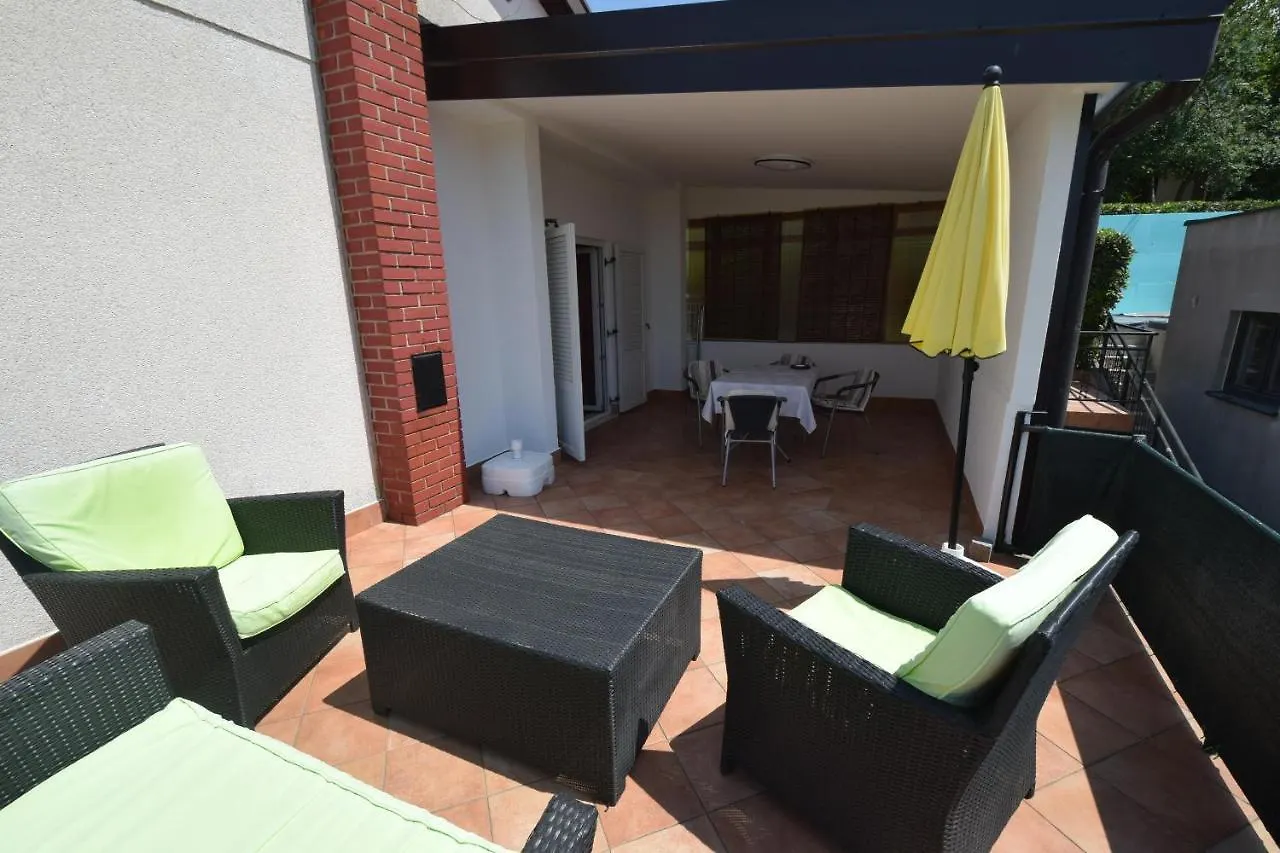 Apartment Ivana Njivice Croatia