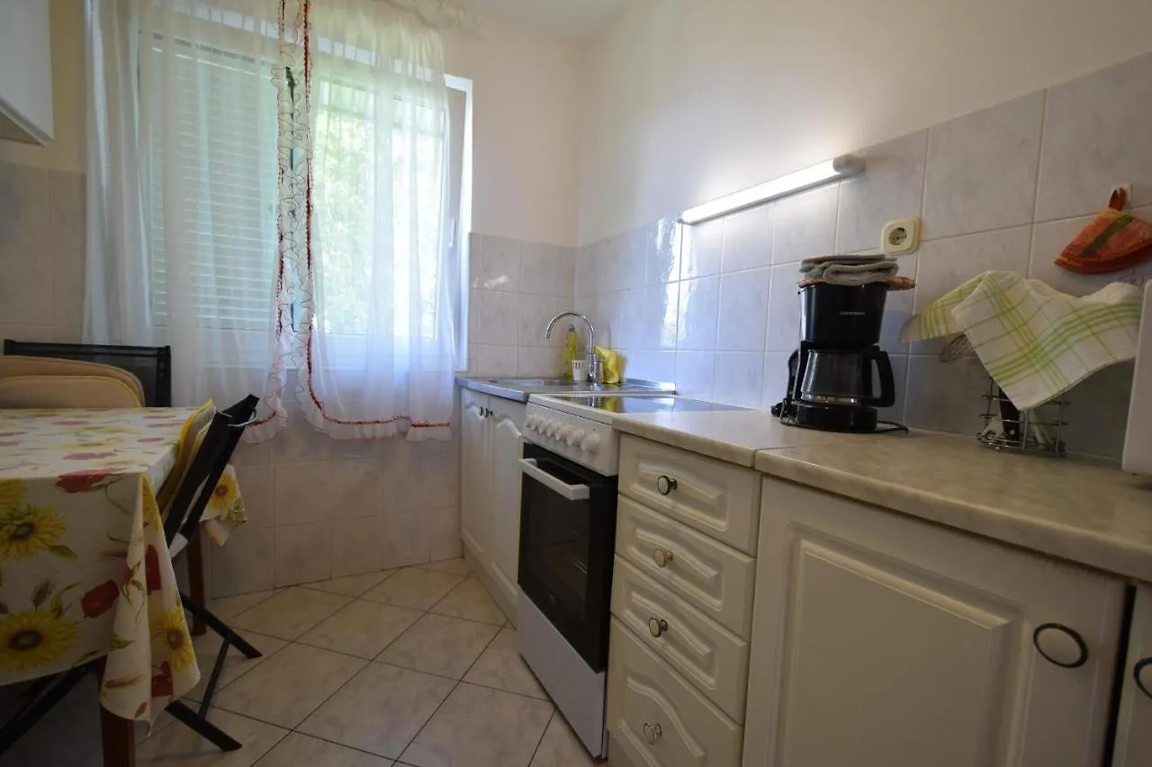 Apartment Ivana Njivice